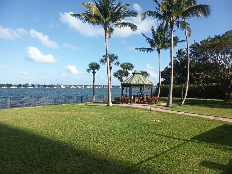 En Venta: $329,999 (2 camas, 2 baños, 1250 Pies cuadrados)