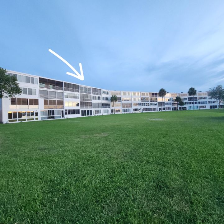 For Sale: $174,500 (1 beds, 1 baths, 702 Square Feet)