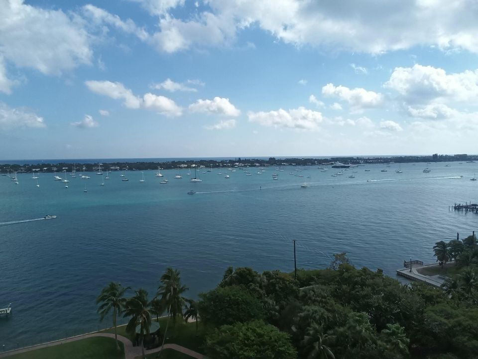 En Venta: $329,999 (2 camas, 2 baños, 1250 Pies cuadrados)