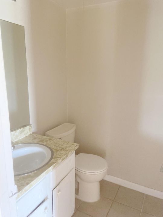 For Sale: $135,000 (1 beds, 1 baths, 1014 Square Feet)