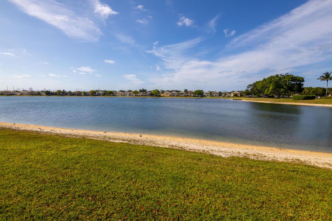 For Sale: $490,000 (3 beds, 2 baths, 1808 Square Feet)