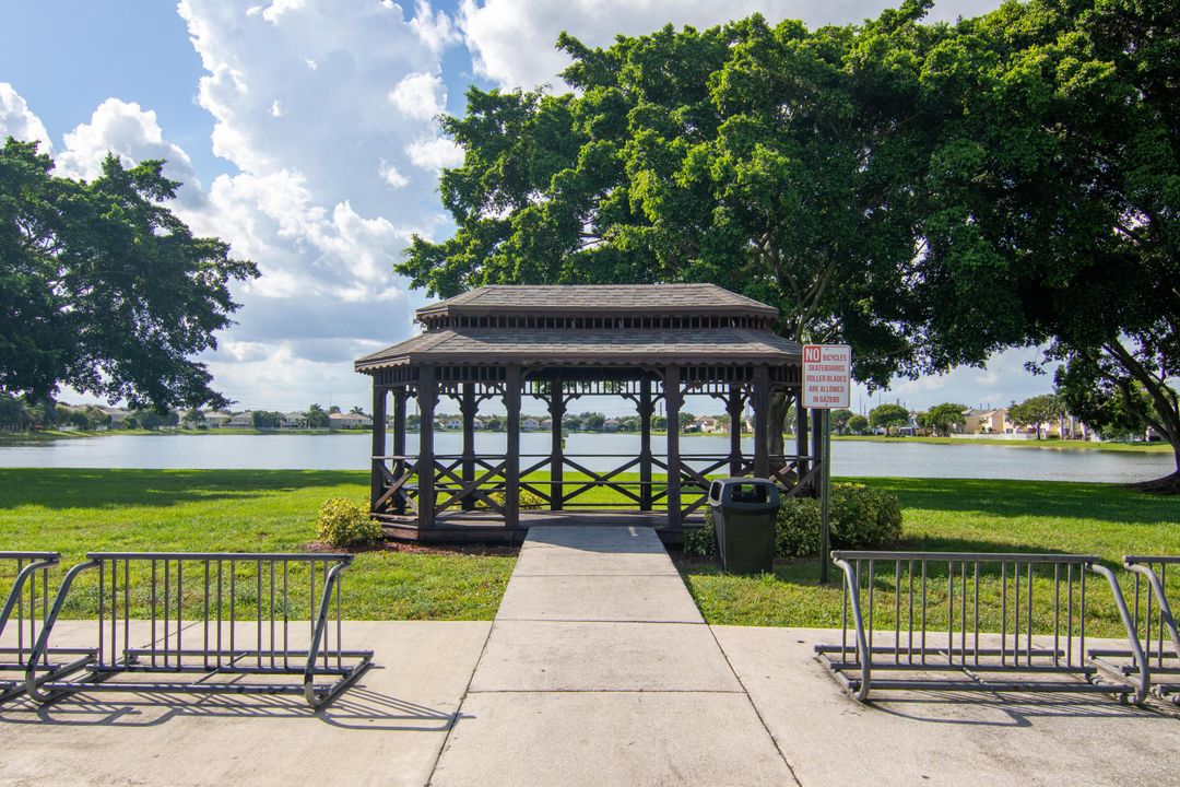 For Sale: $490,000 (3 beds, 2 baths, 1808 Square Feet)