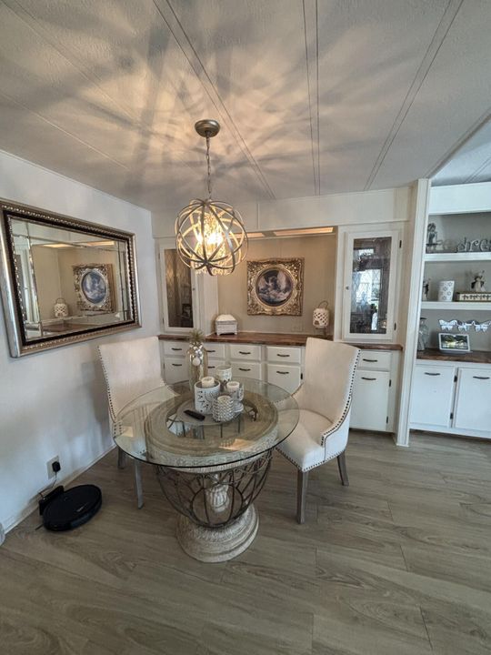 待售: $99,999 (2 贝兹, 2 浴室, 1368 平方英尺)