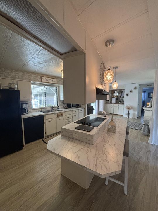 待售: $99,999 (2 贝兹, 2 浴室, 1368 平方英尺)