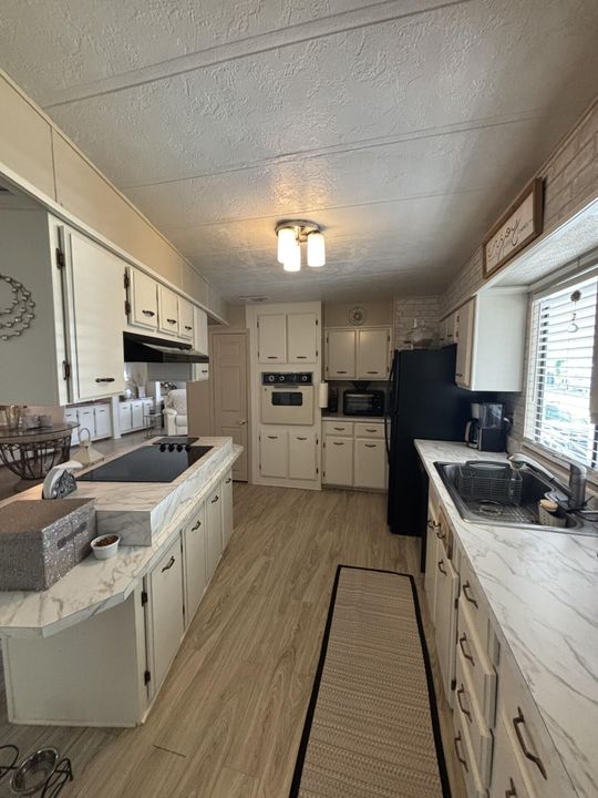 待售: $99,999 (2 贝兹, 2 浴室, 1368 平方英尺)