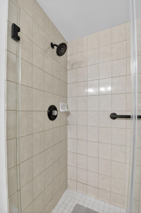 Active With Contract: $297,999 (3 beds, 2 baths, 1498 Square Feet)