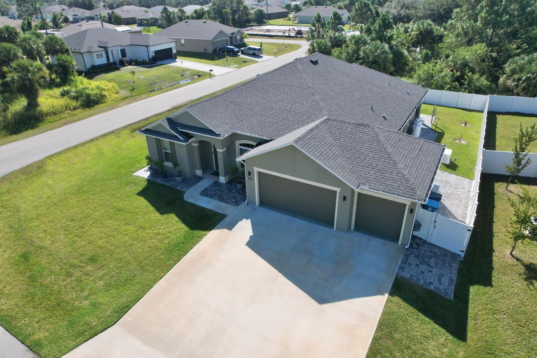 For Sale: $487,000 (4 beds, 3 baths, 2414 Square Feet)