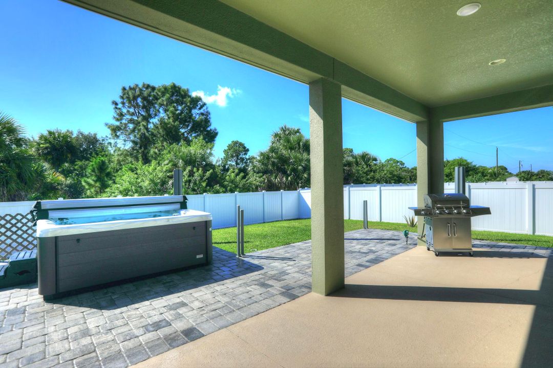 For Sale: $487,000 (4 beds, 3 baths, 2414 Square Feet)