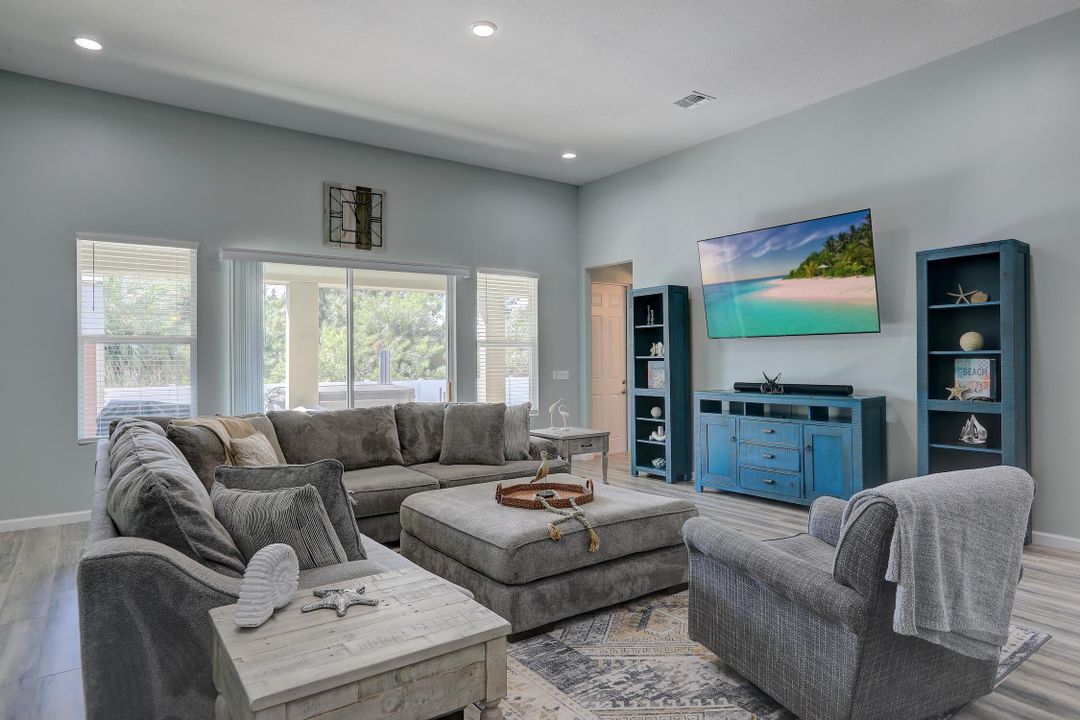 For Sale: $487,000 (4 beds, 3 baths, 2414 Square Feet)