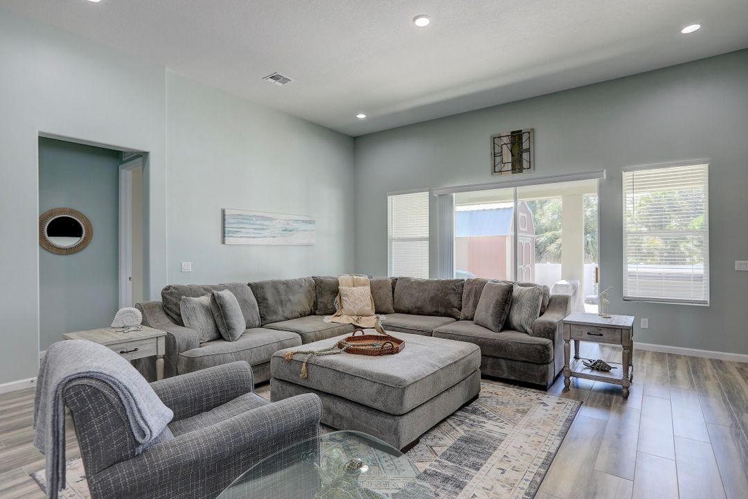 For Sale: $487,000 (4 beds, 3 baths, 2414 Square Feet)