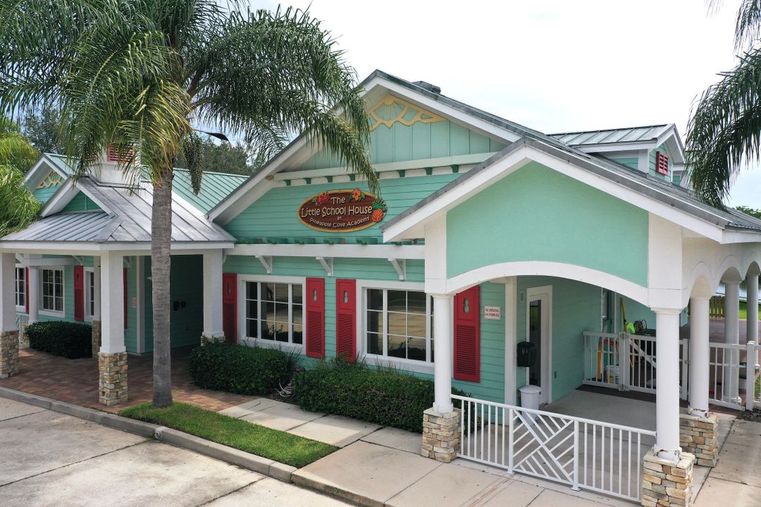 For Sale: $487,000 (4 beds, 3 baths, 2414 Square Feet)