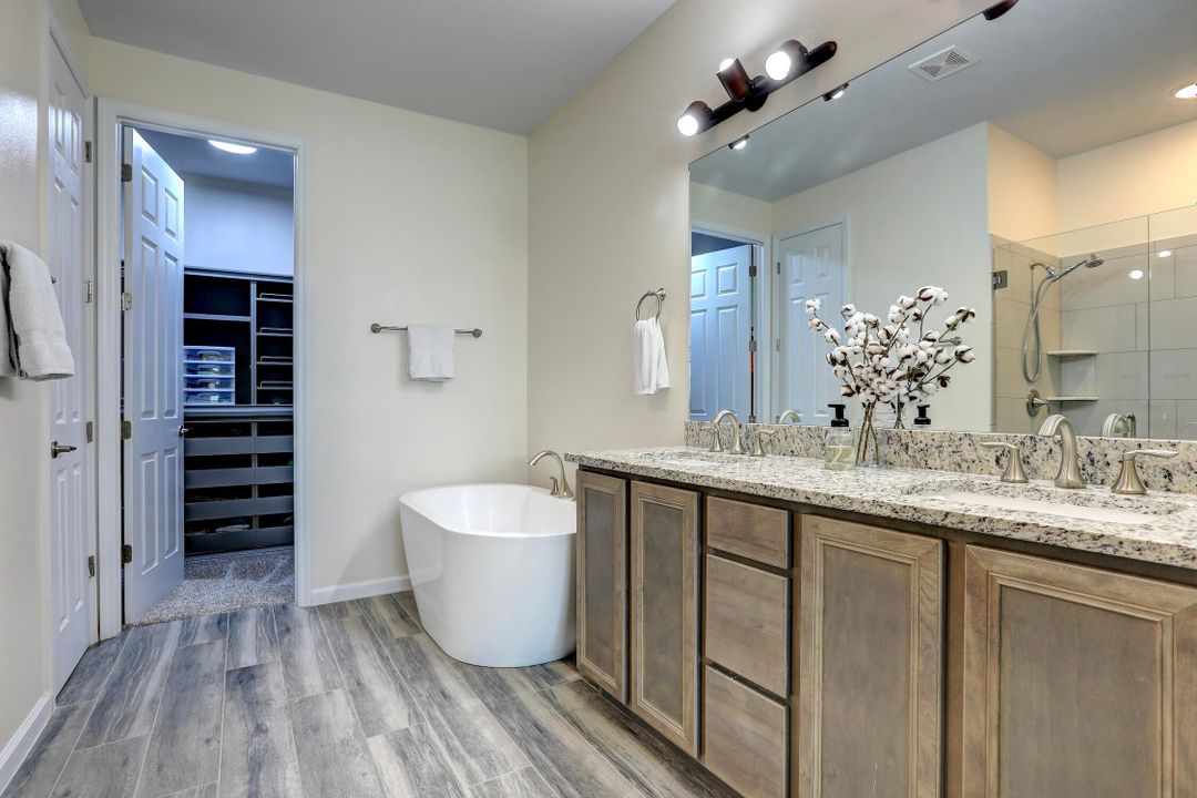 For Sale: $487,000 (4 beds, 3 baths, 2414 Square Feet)