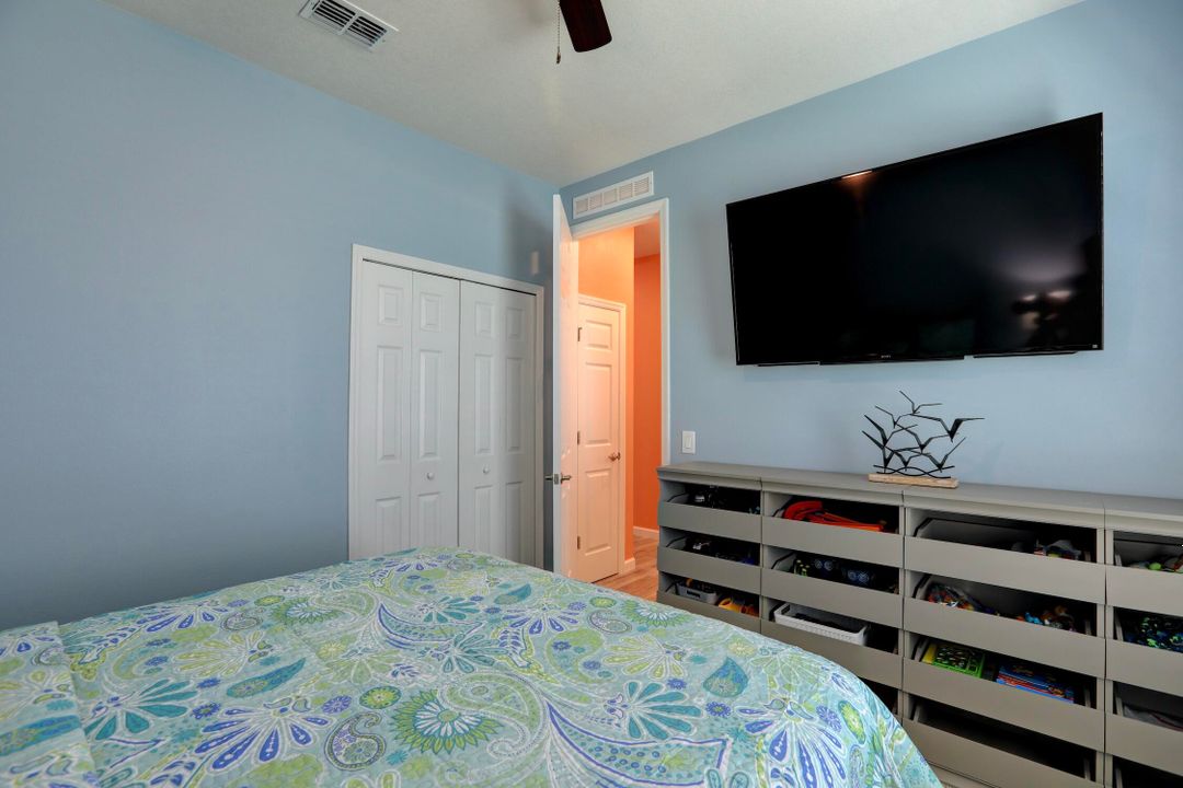 For Sale: $487,000 (4 beds, 3 baths, 2414 Square Feet)