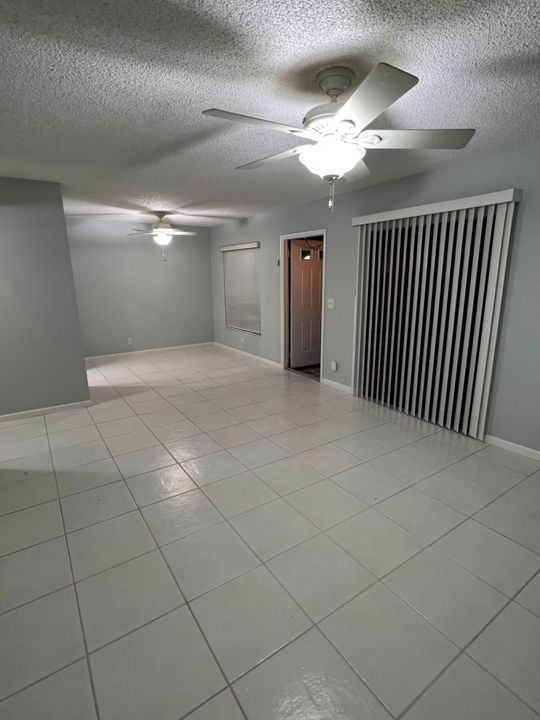 For Rent: $2,300 (2 beds, 2 baths, 960 Square Feet)