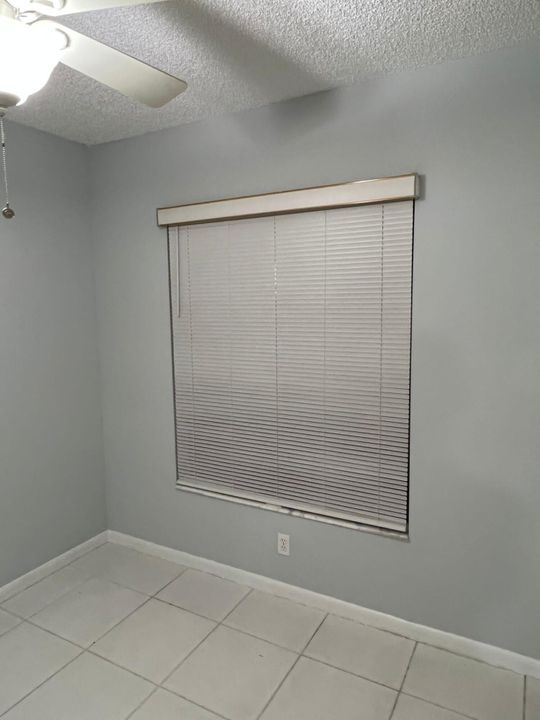 For Rent: $2,300 (2 beds, 2 baths, 960 Square Feet)