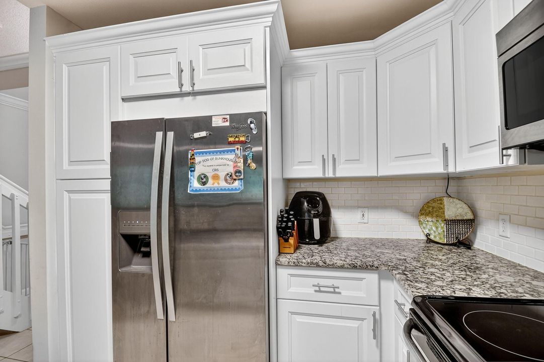 For Sale: $429,000 (2 beds, 2 baths, 1401 Square Feet)