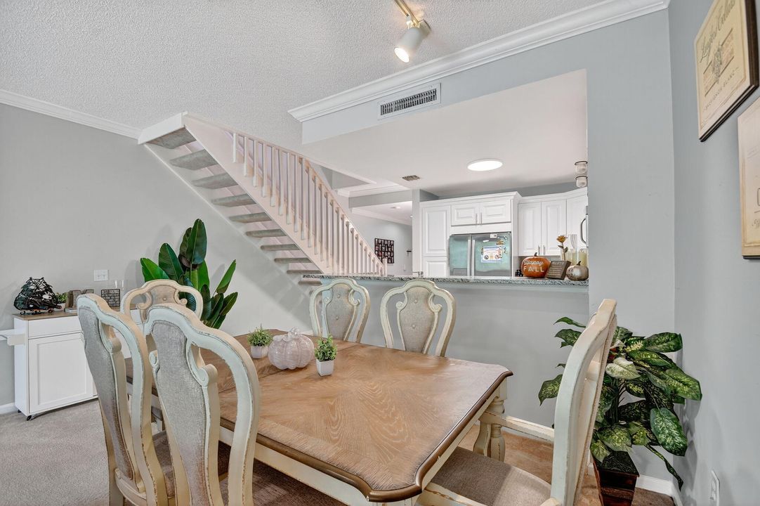 For Sale: $429,000 (2 beds, 2 baths, 1401 Square Feet)