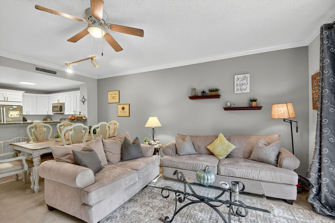 For Sale: $429,000 (2 beds, 2 baths, 1401 Square Feet)