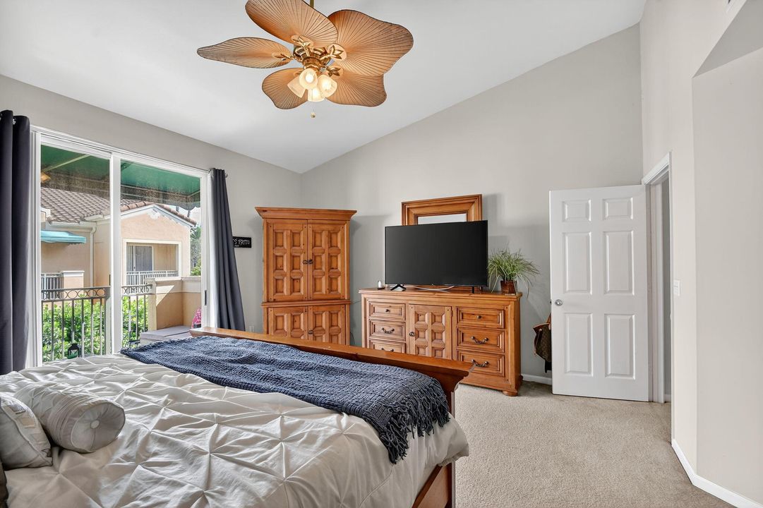 For Sale: $429,000 (2 beds, 2 baths, 1401 Square Feet)