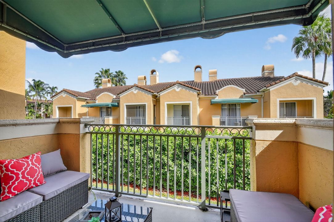 For Sale: $429,000 (2 beds, 2 baths, 1401 Square Feet)