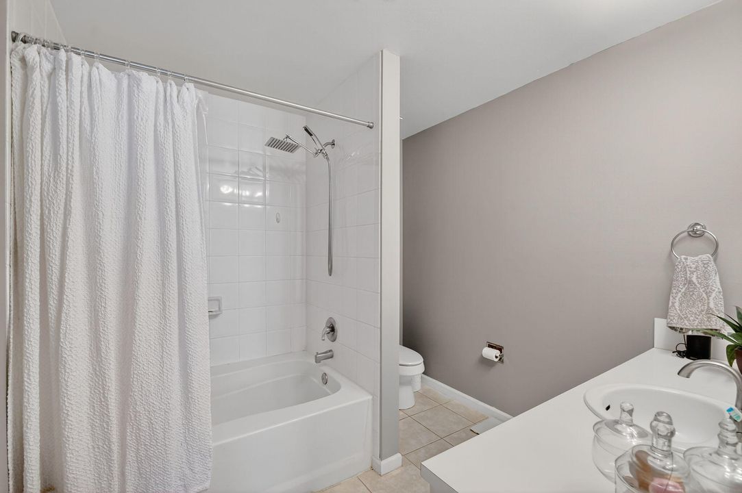 For Sale: $429,000 (2 beds, 2 baths, 1401 Square Feet)