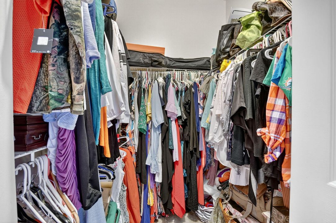 For Sale: $429,000 (2 beds, 2 baths, 1401 Square Feet)