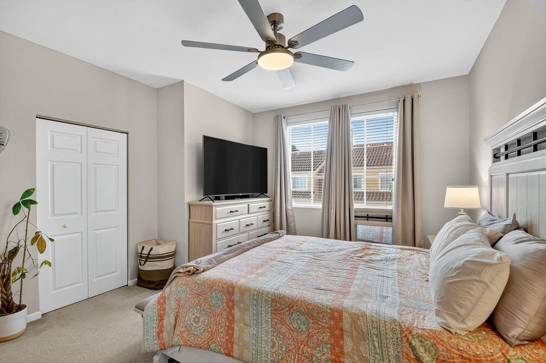 For Sale: $429,000 (2 beds, 2 baths, 1401 Square Feet)