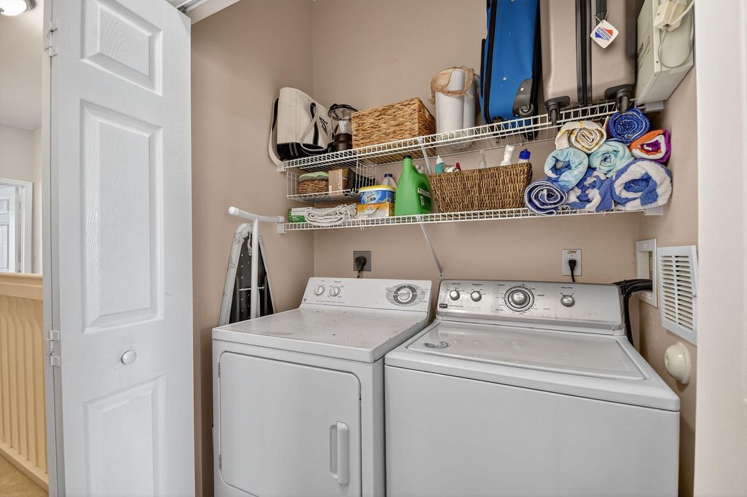 For Sale: $429,000 (2 beds, 2 baths, 1401 Square Feet)