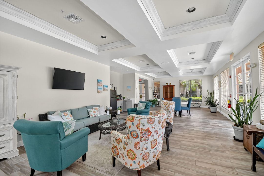 For Sale: $429,000 (2 beds, 2 baths, 1401 Square Feet)