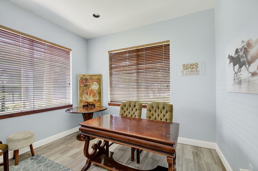 For Sale: $429,000 (2 beds, 2 baths, 1401 Square Feet)