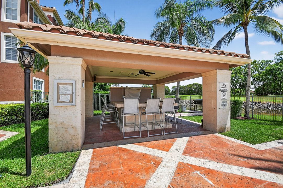 For Sale: $429,000 (2 beds, 2 baths, 1401 Square Feet)