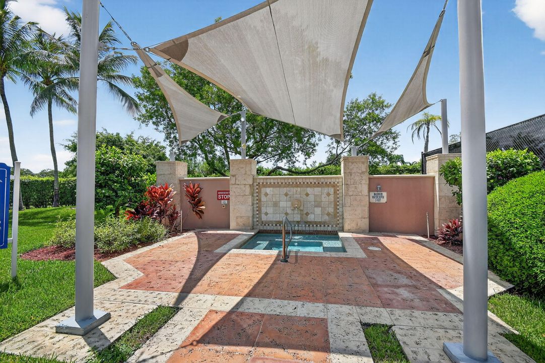 For Sale: $429,000 (2 beds, 2 baths, 1401 Square Feet)