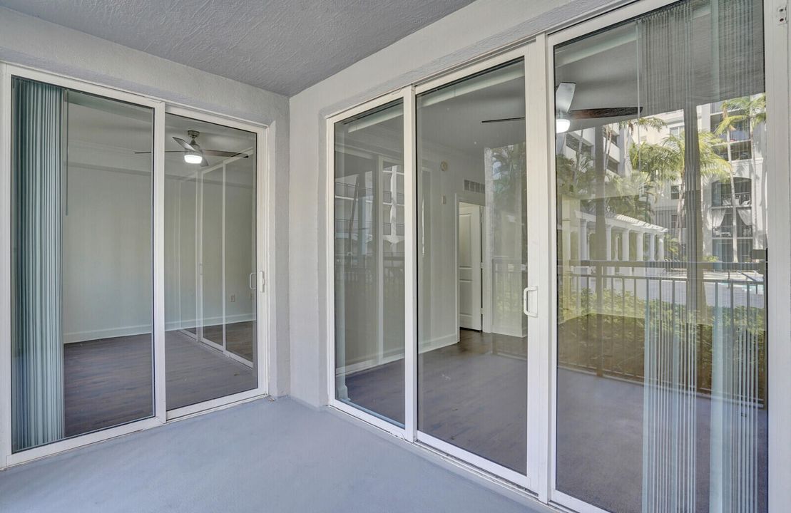 Activo con contrato: $229,000 (2 camas, 2 baños, 1012 Pies cuadrados)