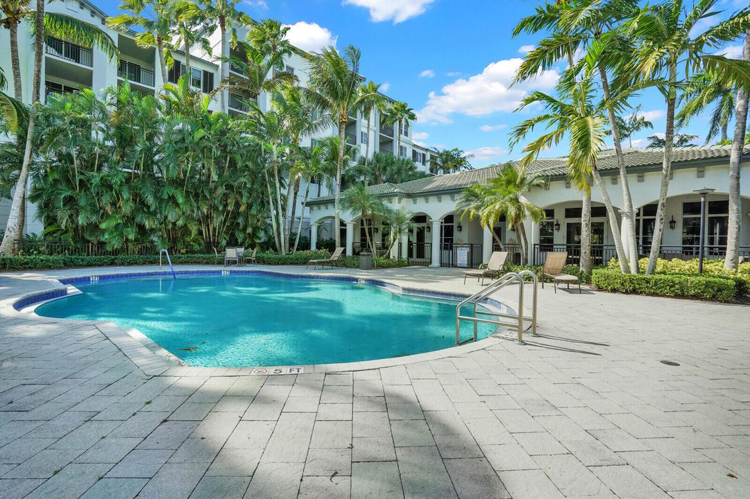 Activo con contrato: $229,000 (2 camas, 2 baños, 1012 Pies cuadrados)