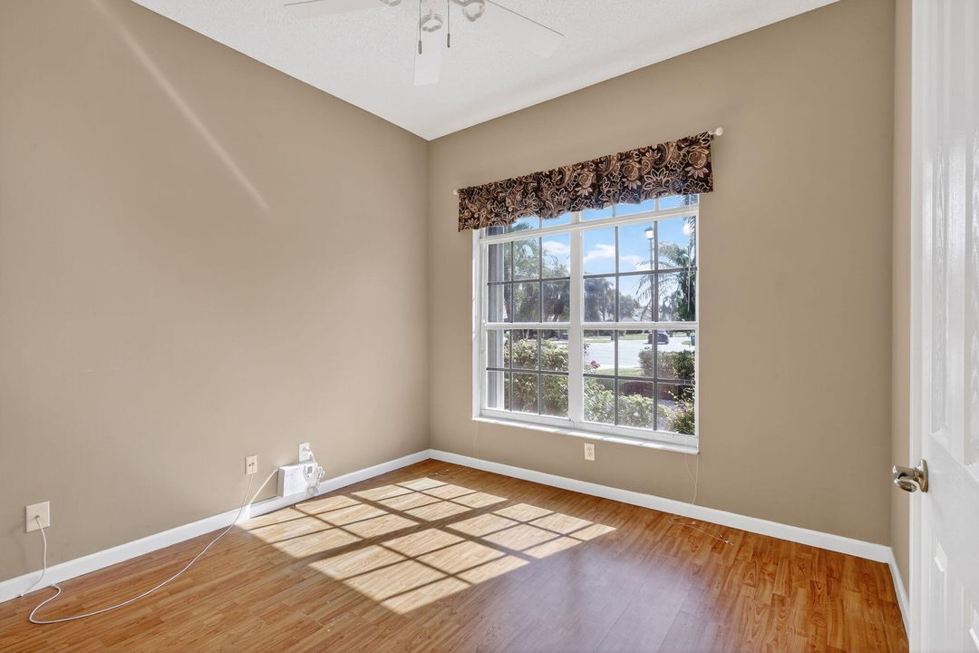 For Sale: $474,900 (2 beds, 2 baths, 1971 Square Feet)