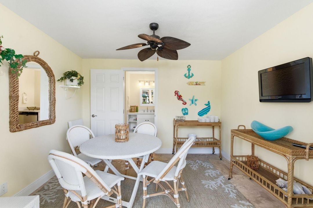 На продажу: $2,875,000 (3 спален, 3 ванн, 2590 Квадратных фут)