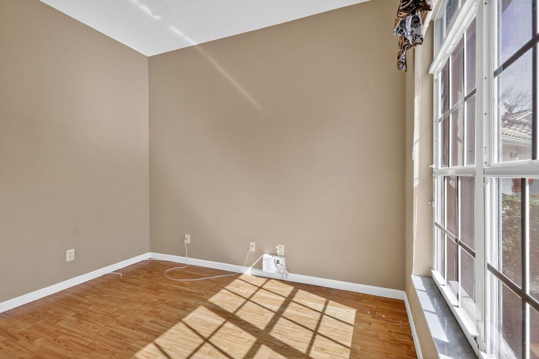 For Sale: $474,900 (2 beds, 2 baths, 1971 Square Feet)