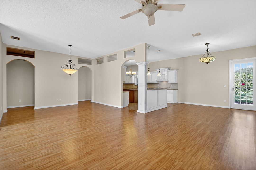 For Sale: $474,900 (2 beds, 2 baths, 1971 Square Feet)