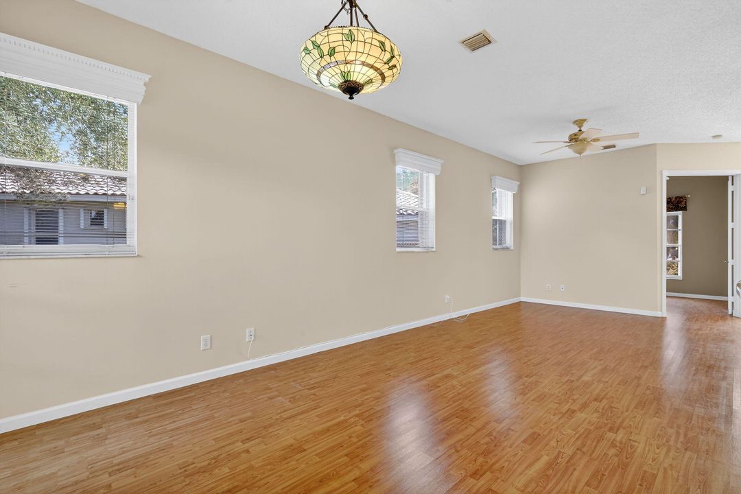 For Sale: $474,900 (2 beds, 2 baths, 1971 Square Feet)