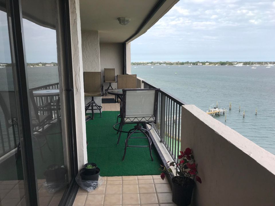 En Venta: $329,999 (2 camas, 2 baños, 1250 Pies cuadrados)