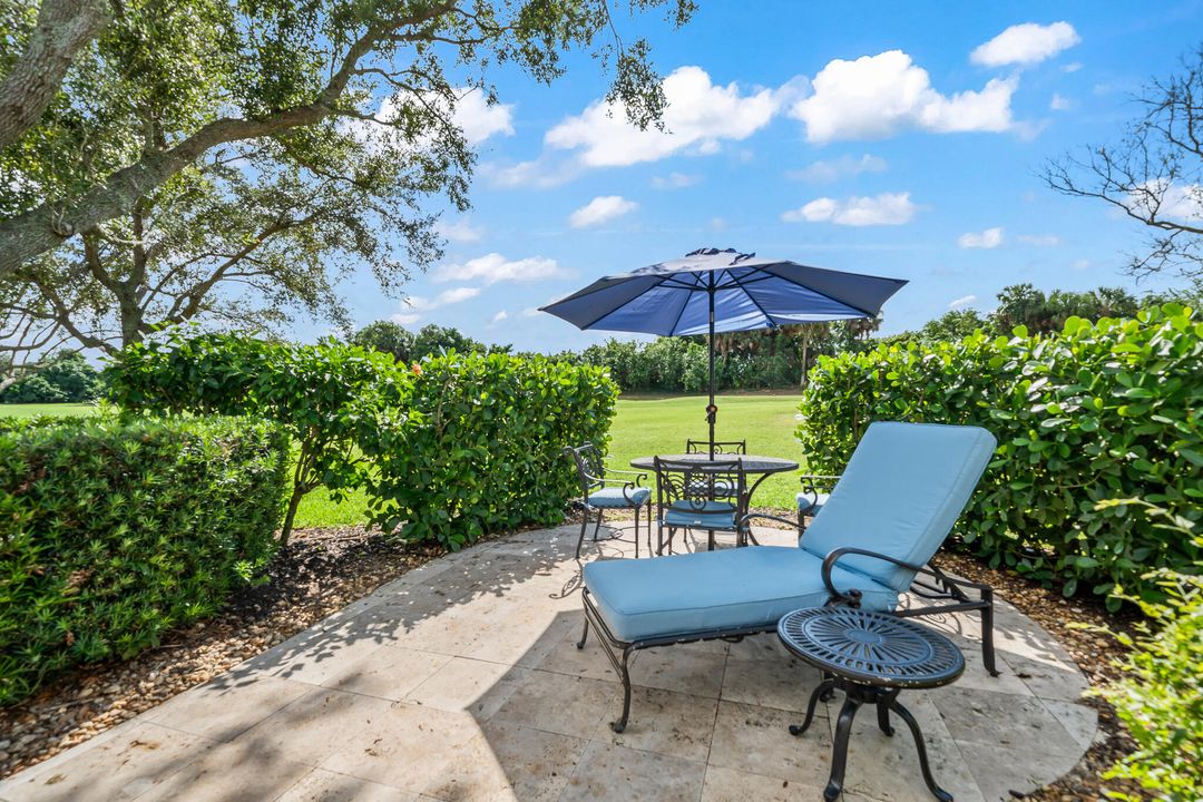 For Sale: $650,000 (3 beds, 2 baths, 1977 Square Feet)