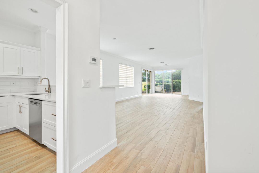 For Sale: $650,000 (3 beds, 2 baths, 1977 Square Feet)