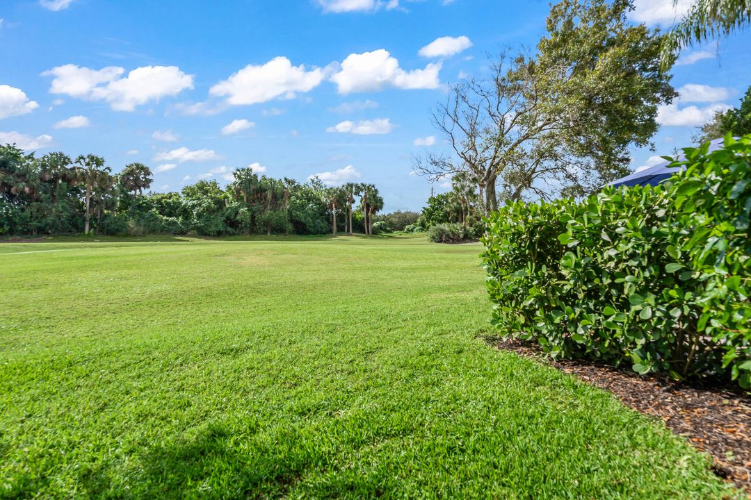 For Sale: $650,000 (3 beds, 2 baths, 1977 Square Feet)