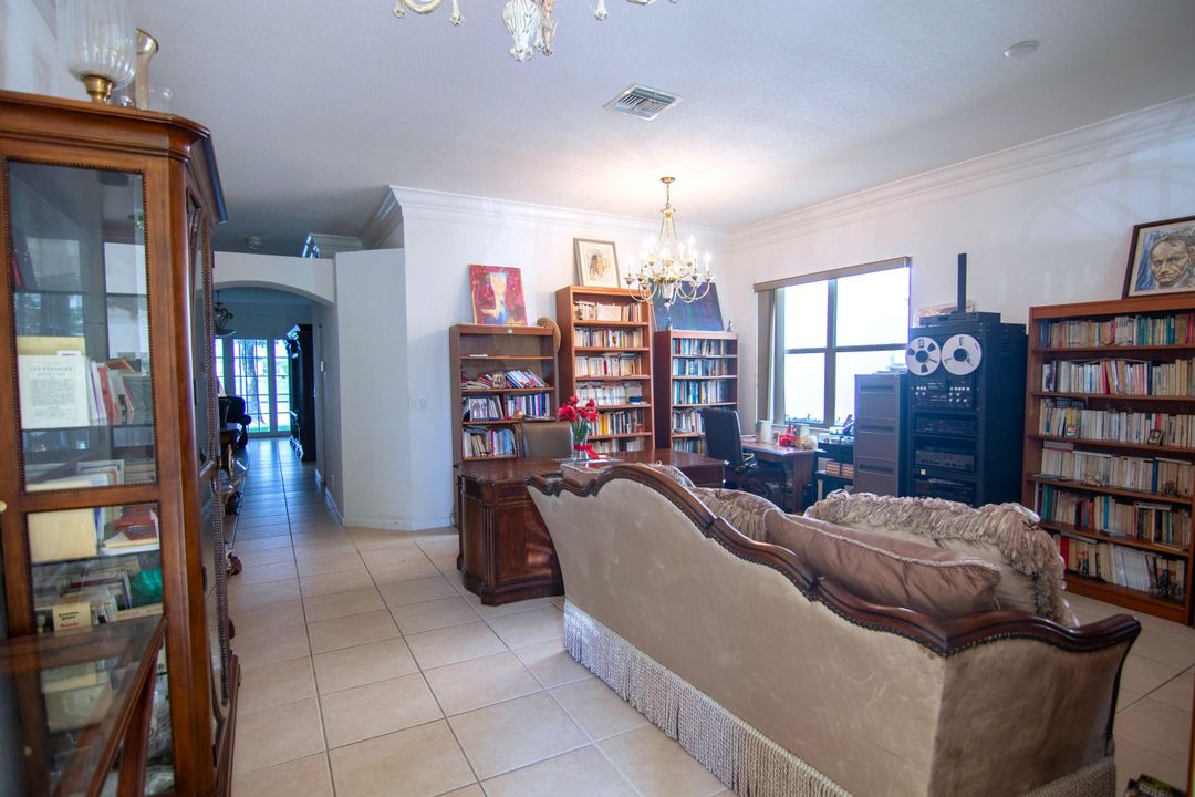 For Sale: $490,000 (3 beds, 2 baths, 1808 Square Feet)