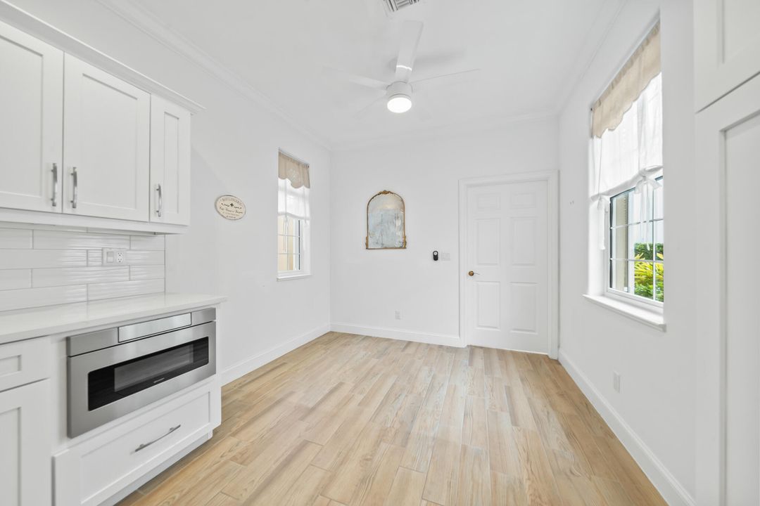 For Sale: $650,000 (3 beds, 2 baths, 1977 Square Feet)