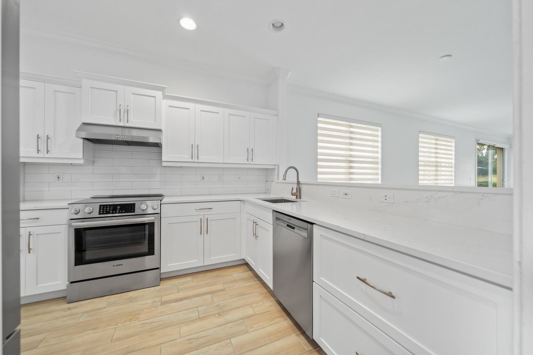 For Sale: $650,000 (3 beds, 2 baths, 1977 Square Feet)