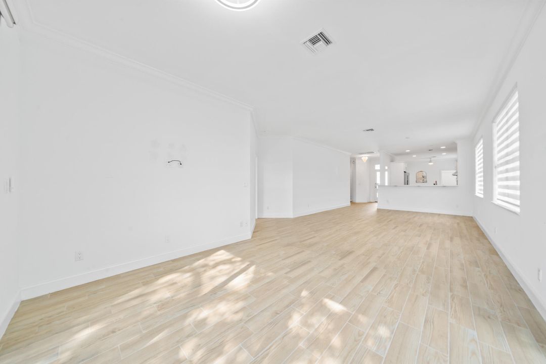 For Sale: $650,000 (3 beds, 2 baths, 1977 Square Feet)