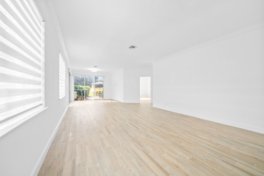 For Sale: $650,000 (3 beds, 2 baths, 1977 Square Feet)