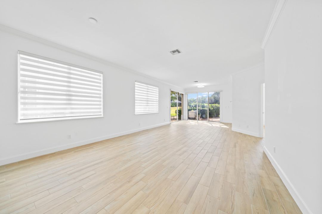 For Sale: $650,000 (3 beds, 2 baths, 1977 Square Feet)