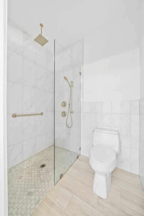 For Sale: $650,000 (3 beds, 2 baths, 1977 Square Feet)